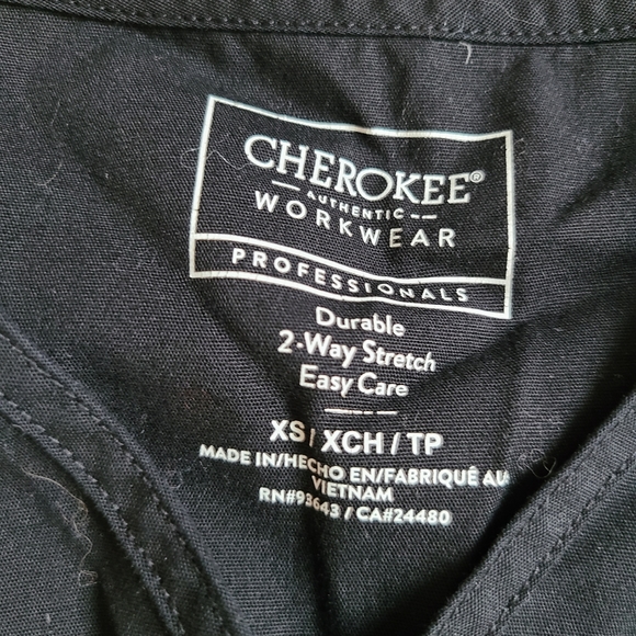 Maternity Scrubs - Picture 3 of 3